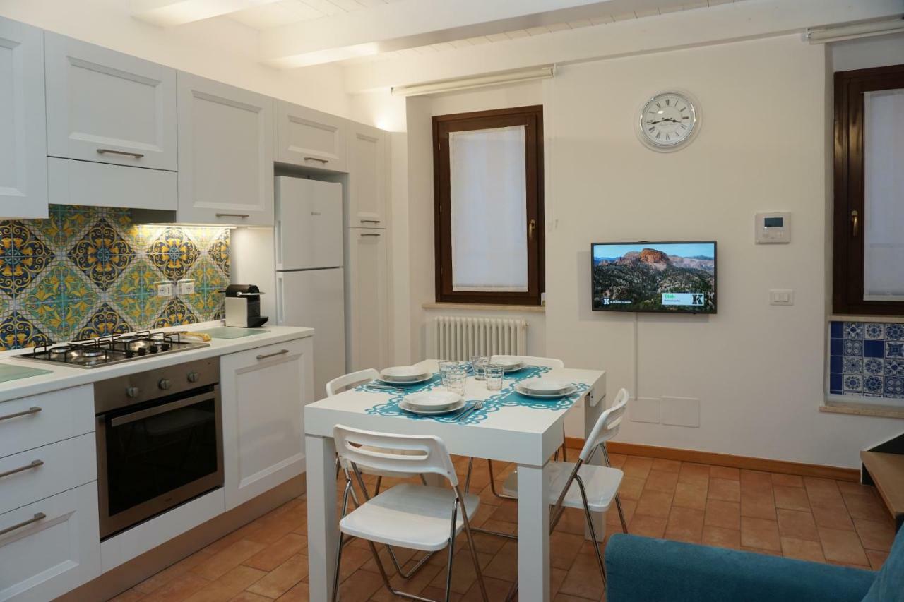 Вилла Casa Vacanze Torre Dei Gualtieri Сан-Бенедетто-дель-Тронто Экстерьер фото